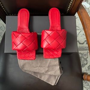 Bottega Veneta Lido Flat Sandals size 38 Red